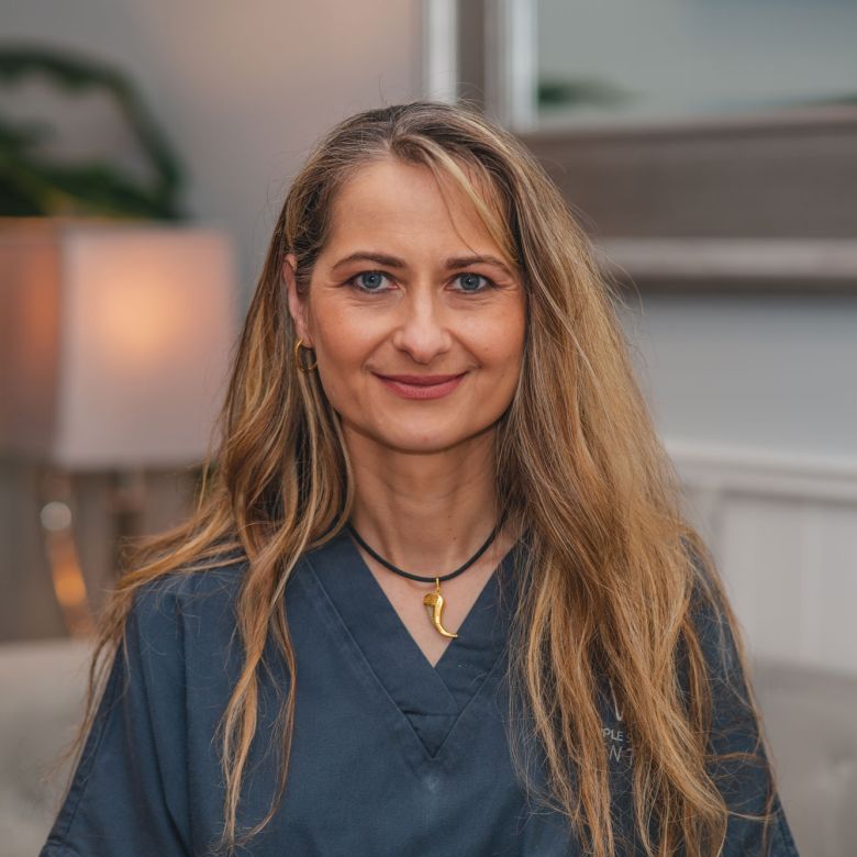 Lucie Saverova, Dis