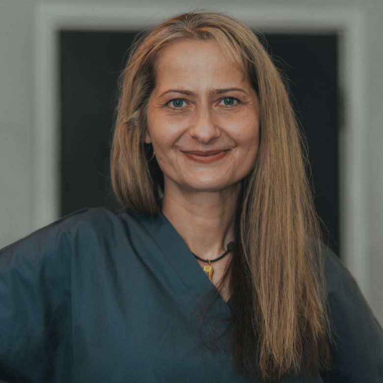Lucie Saverova, Dis